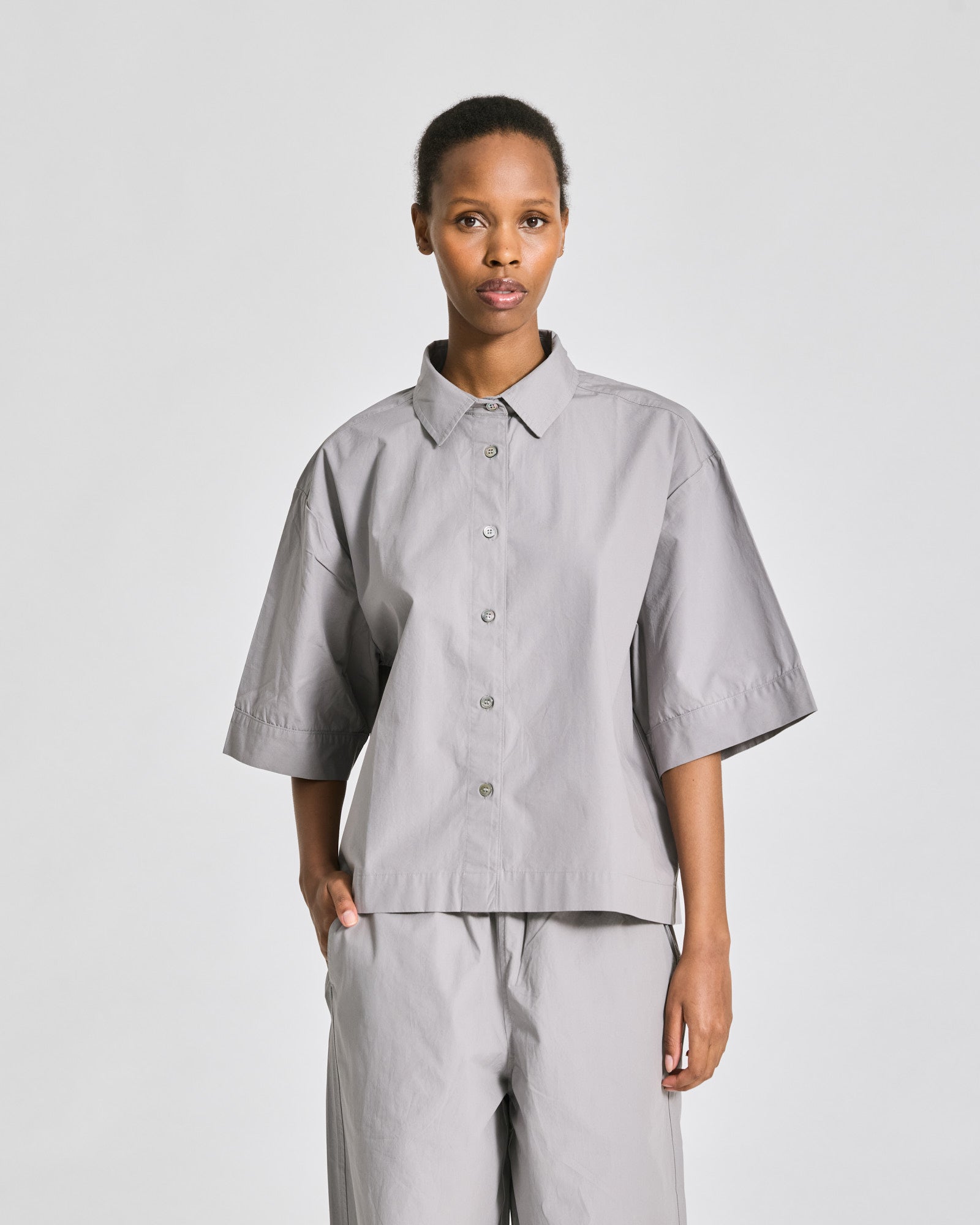 GAI+LISVA Astrid S/S Shirt Poplin Gots 243975 Shirts & Blouses 701 Monument