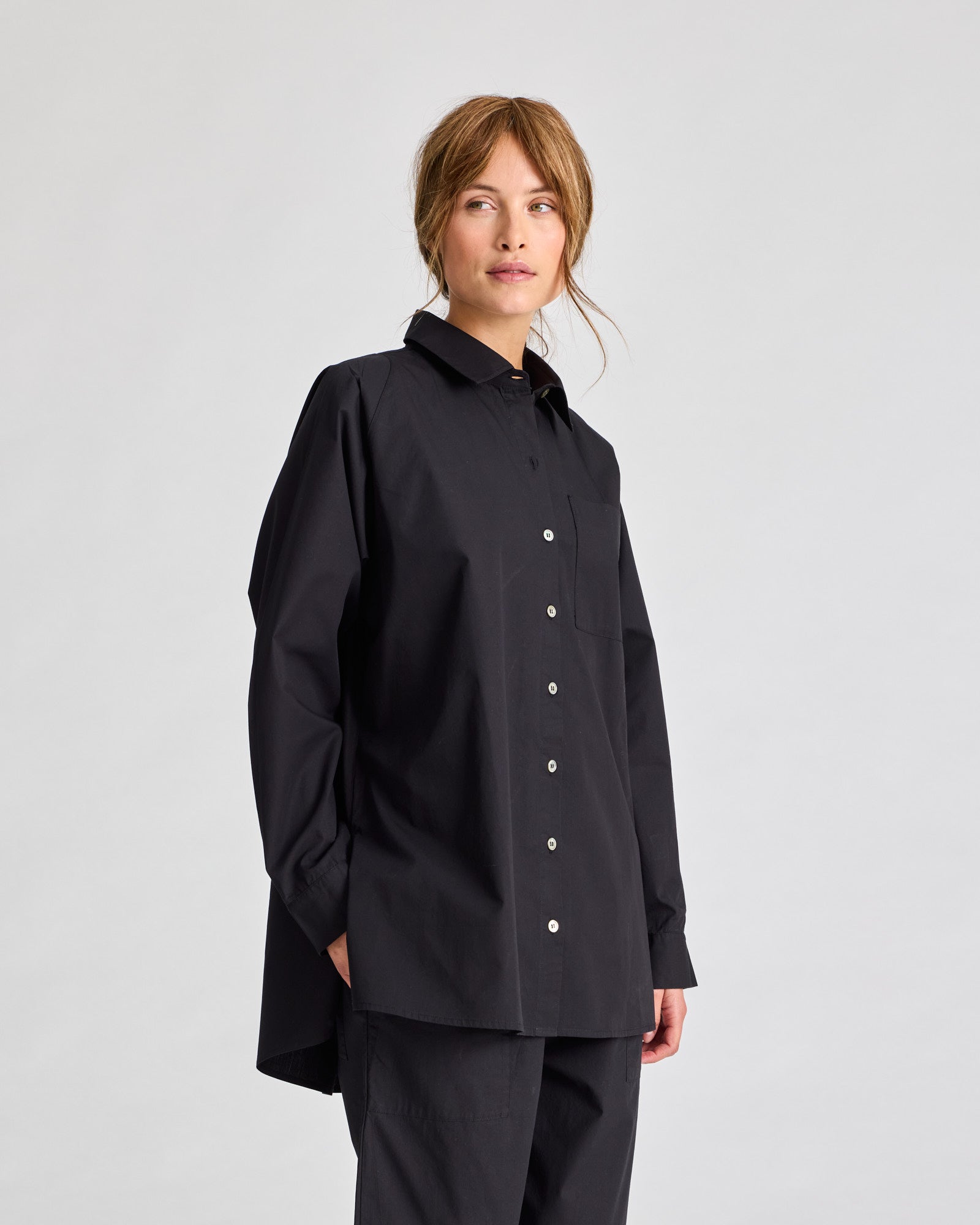GAI+LISVA Bella Raglan L/S Poplin Long Shirt GOTS 243975 Top 650 Black