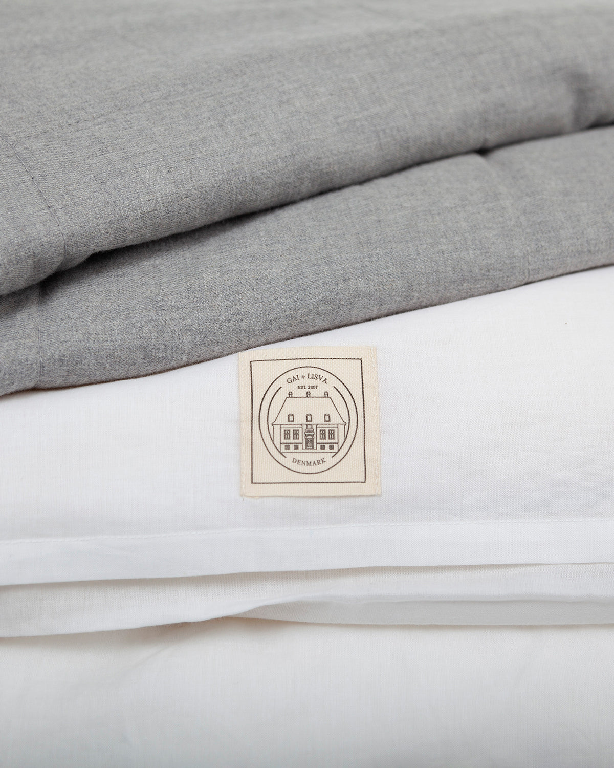 GAI+LISVA Quiltet Blanket - 130x190 cm Accessories 601 Light Grey Melange